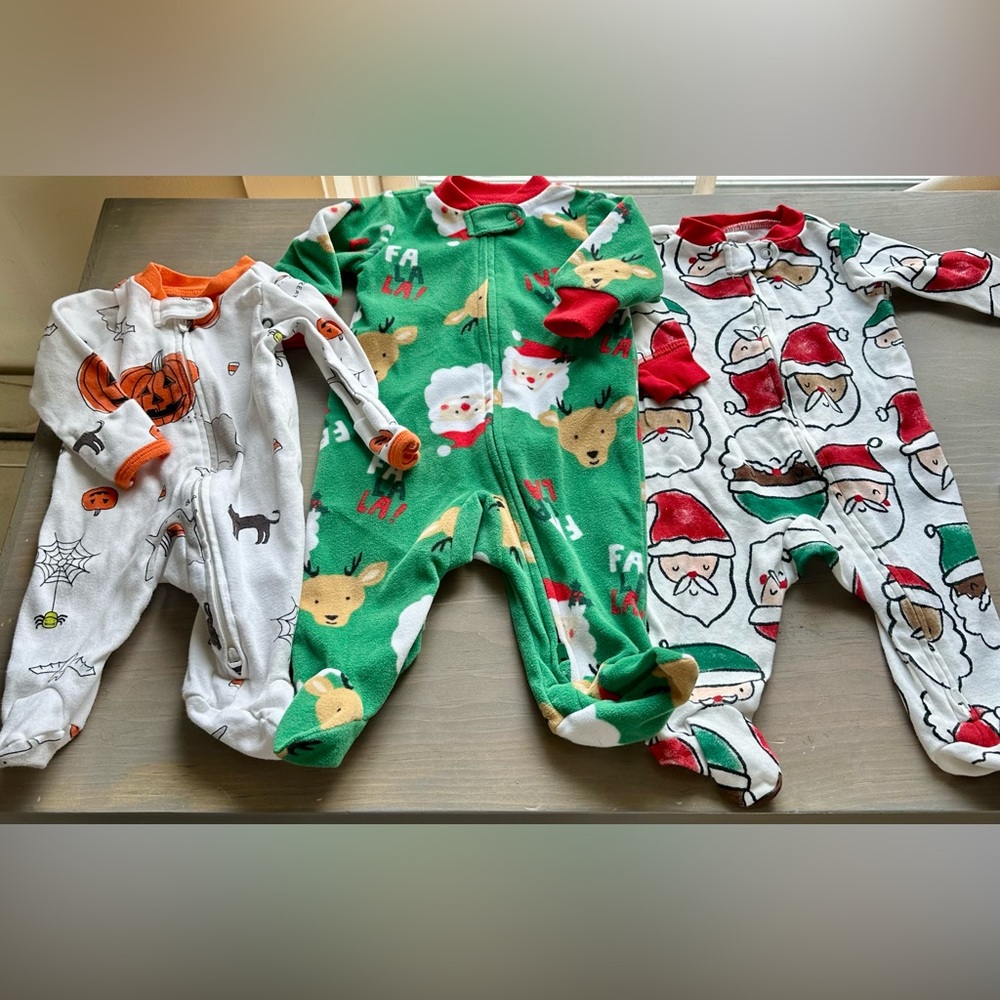 🦋Holiday One Piece Footies Set